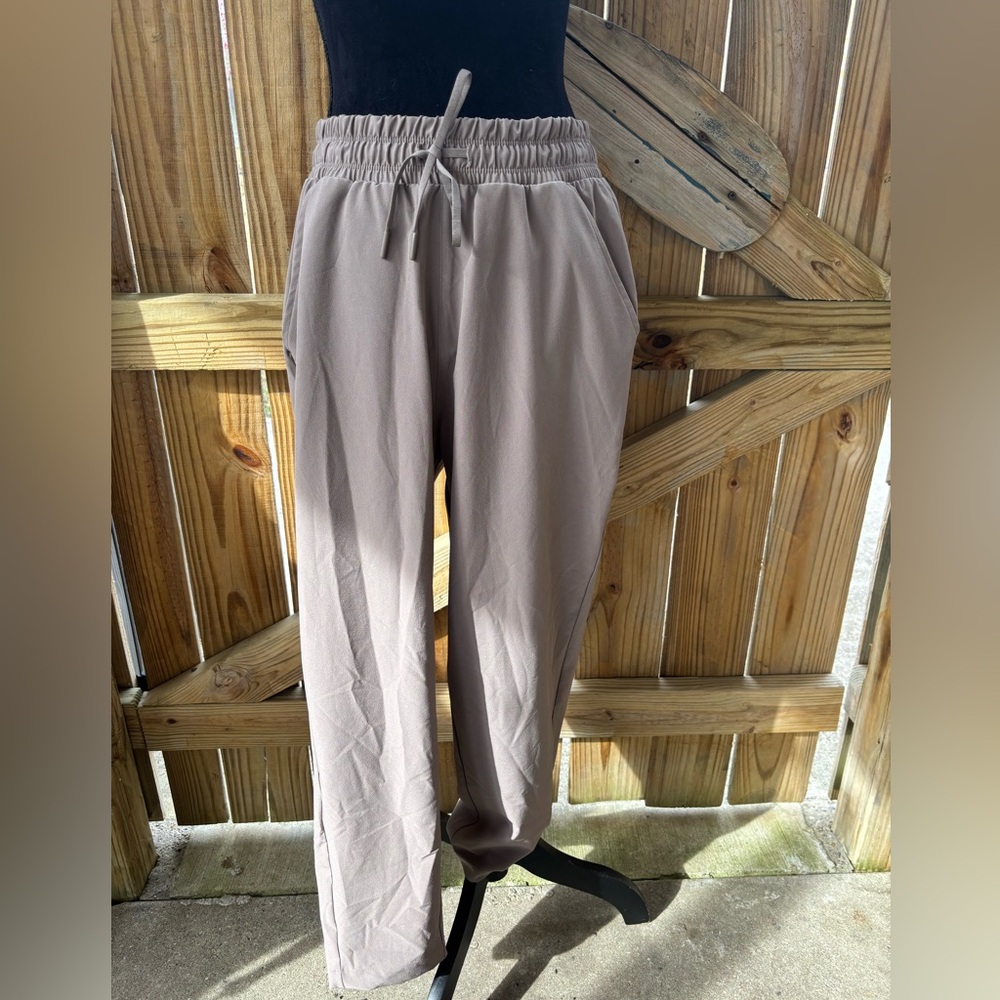 New All In Motion High Rise Taper Pant Water Repellent UPF 50 Size M